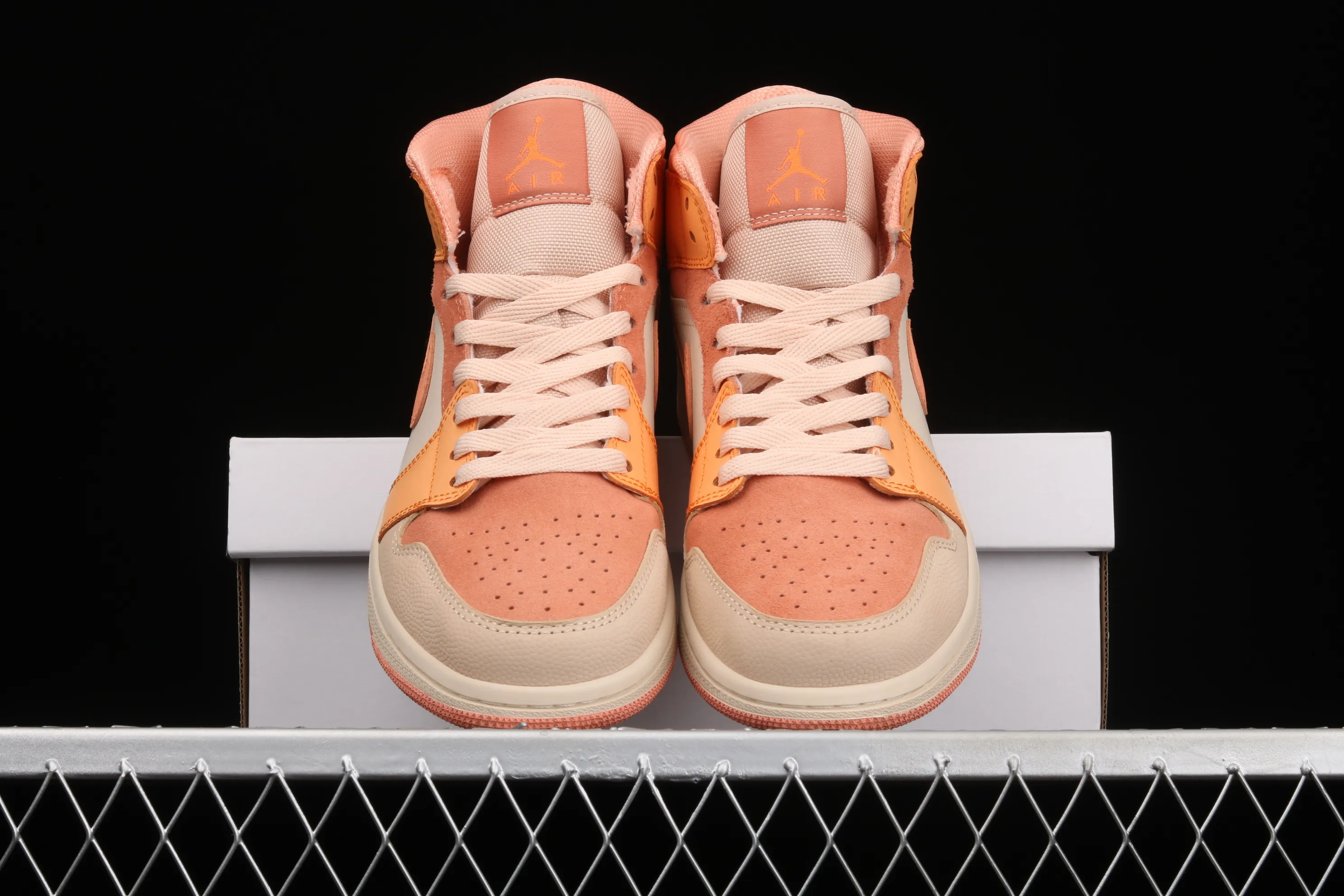 All categories Air Jordan Jordan series basketball shoes Air Jordan 1 Mid G version pure original Air Jordan 1 Mid SE AJ1 Joe 1 Chinese orange and pink splicing mid-top versatile casual sports sneakers DH4270-800